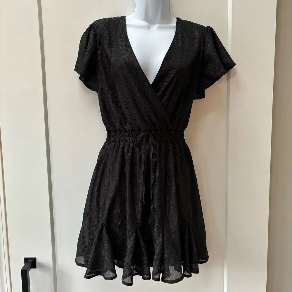 NWT Francessca’s Trixxi black metallic short sleeve flutter dress size S